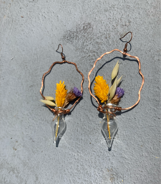 Vase Earrings-round squiggles